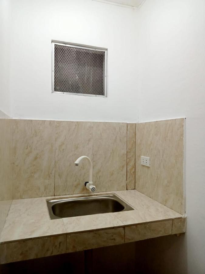 __Aplaridel Inn Suites__ Angeles Eksteriør bilde